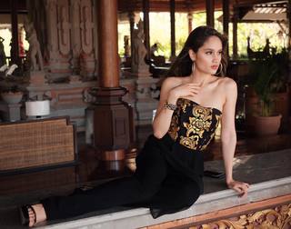 Cinta Laura Kiehl feet photo 3