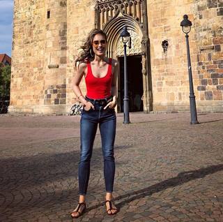 Cinta Laura Kiehl feet photo 7
