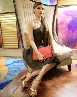 Cinta Laura Kiehl feet photo 4