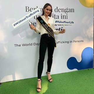 Cinta Laura Kiehl feet photo 10