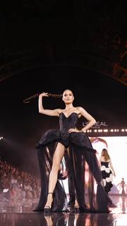 Cinta Laura Kiehl feet photo 5