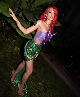 Cinta Laura Kiehl feet photo 1