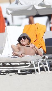 Claire Chazal feet photo 6