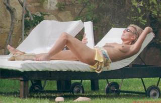 Claire Chazal feet photo 2