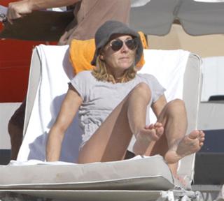 Claire Chazal feet photo 14