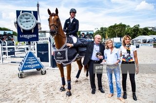 Claire Chazal feet photo 11