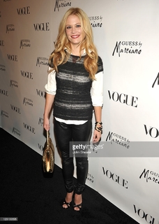 Claire Coffee feet photo thumbnail