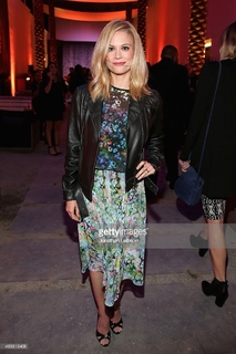 Claire Coffee feet photo thumbnail