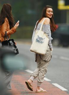 Claire Cooper feet photo 12