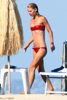 Claire Danes feet photo thumbnail