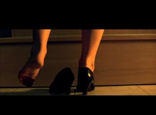 Claire Danes feet photo thumbnail