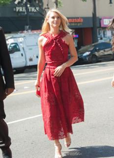 Claire Danes feet photo thumbnail