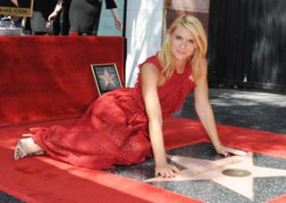 Claire Danes feet photo thumbnail