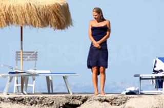 Claire Danes feet photo thumbnail