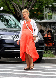 Claire Danes feet photo thumbnail