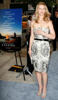 Claire Danes feet photo thumbnail