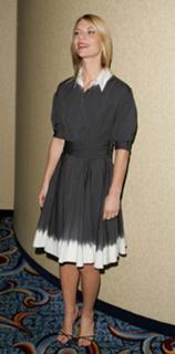 Claire Danes feet photo thumbnail