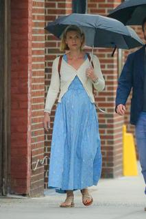 Claire Danes feet photo thumbnail