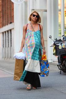 Claire Danes feet photo thumbnail