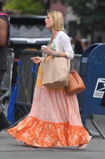 Claire Danes feet photo thumbnail