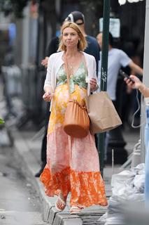 Claire Danes feet photo thumbnail