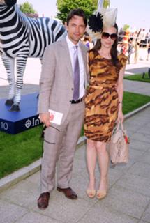 Claire Forlani feet photo thumbnail