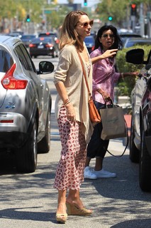 Claire Forlani feet photo thumbnail