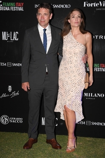 Claire Forlani feet photo thumbnail