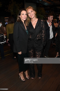Claire Forlani feet photo thumbnail