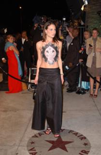 Claire Forlani feet photo thumbnail
