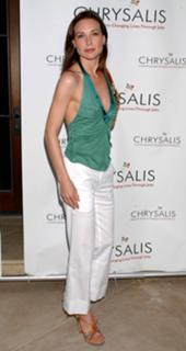 Claire Forlani feet photo thumbnail