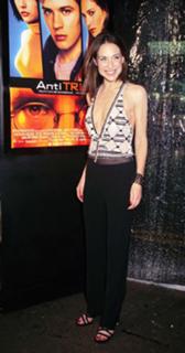 Claire Forlani feet photo thumbnail
