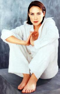 Claire Forlani feet photo thumbnail