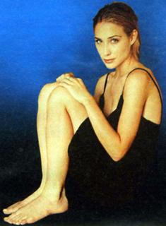 Claire Forlani feet photo thumbnail