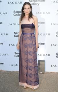 Claire Forlani feet photo thumbnail