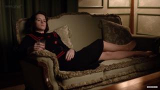 Claire Foy feet photo thumbnail