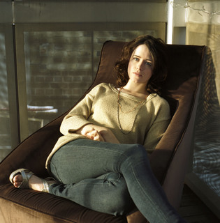 Claire Foy feet photo thumbnail