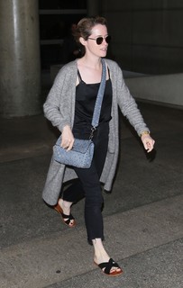 Claire Foy feet photo thumbnail