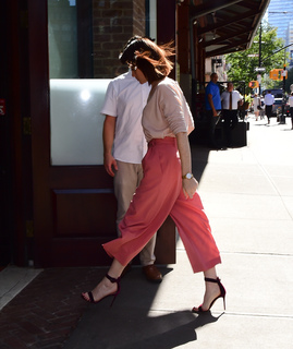 Claire Foy feet photo thumbnail