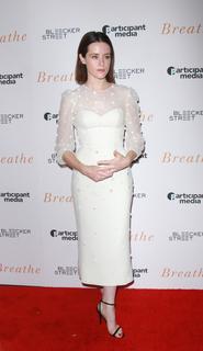 Claire Foy feet photo thumbnail