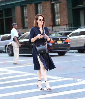 Claire Foy feet photo thumbnail