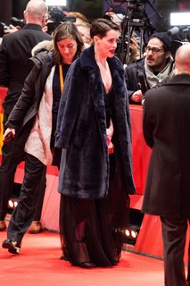 Claire Foy feet photo thumbnail