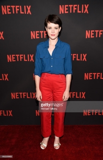 Claire Foy feet photo thumbnail
