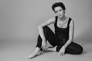 Claire Foy feet photo thumbnail