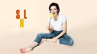 Claire Foy feet photo thumbnail