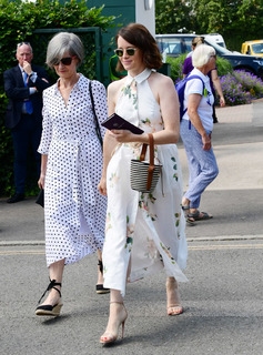 Claire Foy feet photo thumbnail