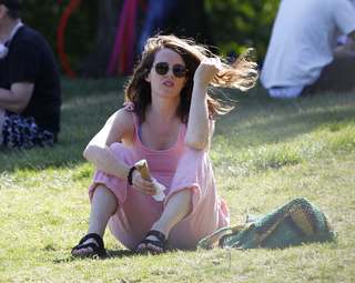 Claire Foy feet photo thumbnail