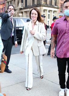 Claire Foy feet photo thumbnail