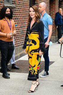 Claire Foy feet photo thumbnail