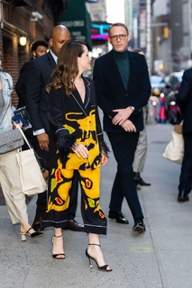 Claire Foy feet photo thumbnail
